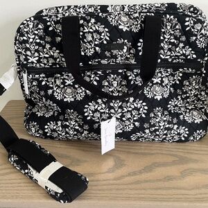 NEW Vera Bradley Medium Traveler Bag in Chandelier Noir NWT & In Plastic